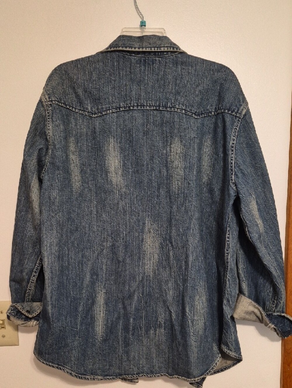 NWOT Arizona Jean Co. Womens  Distressed Blue Denim Shirt Jacket SZ L - Picture 10 of 10